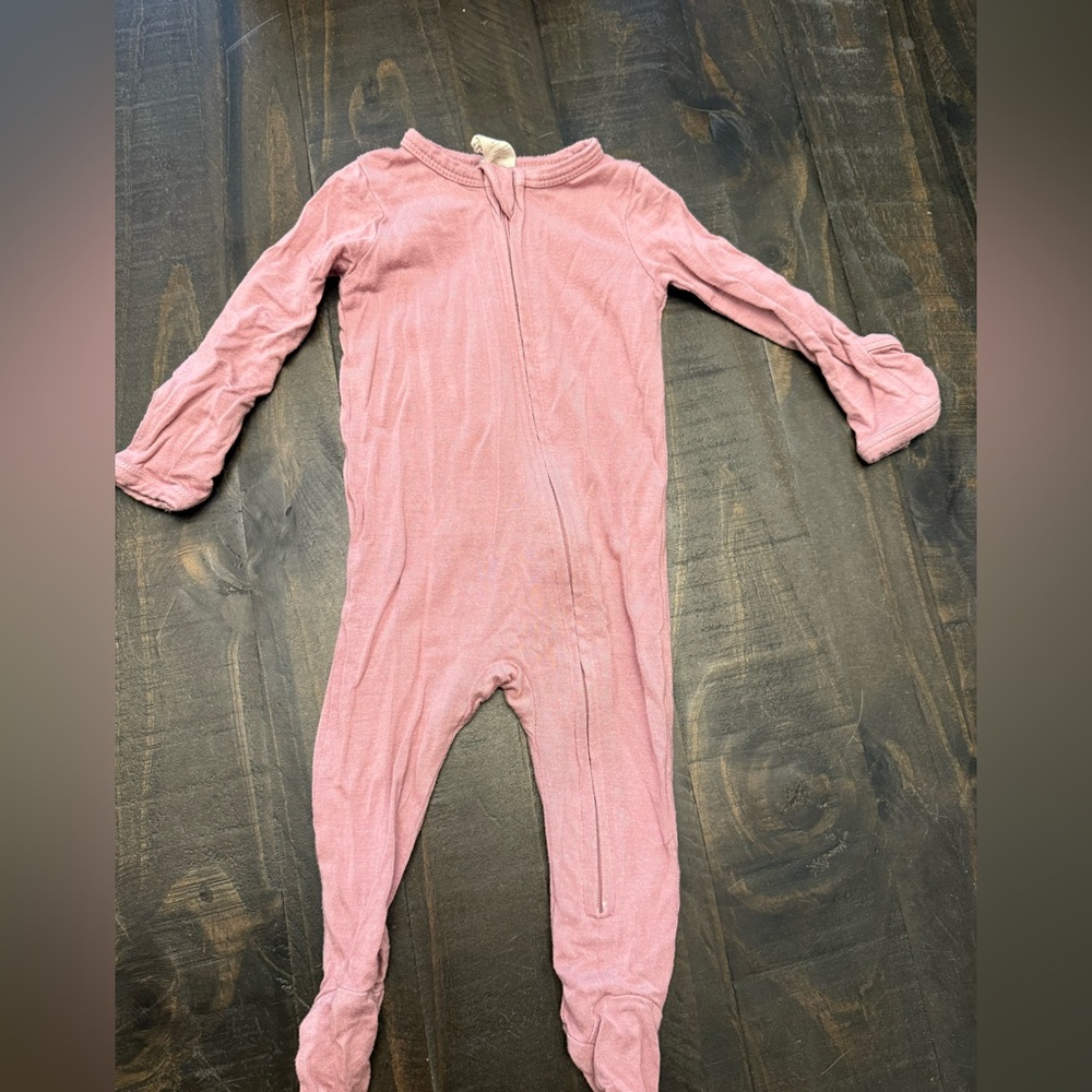 Kate Quinn pink footie one piece size 0-3 months GC 3:14